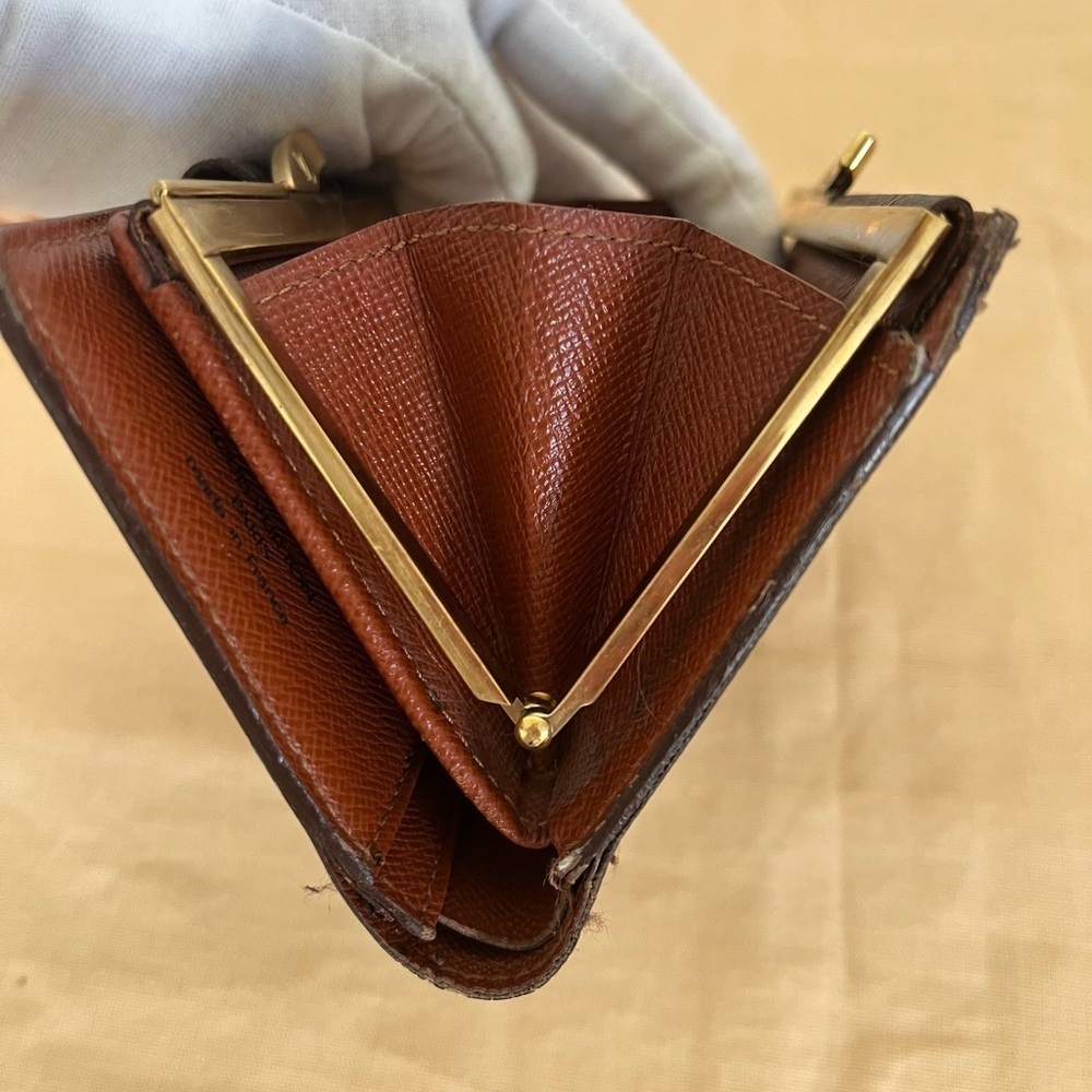 Louis Vuitton Kiss Lock Wallet Rare Left Hand EUC 1996 - Picture 9 of 17